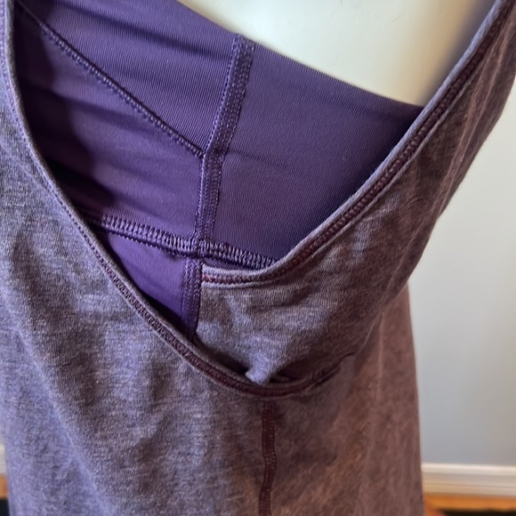 Lululemon Tank size 4? - Picture 5 of 6